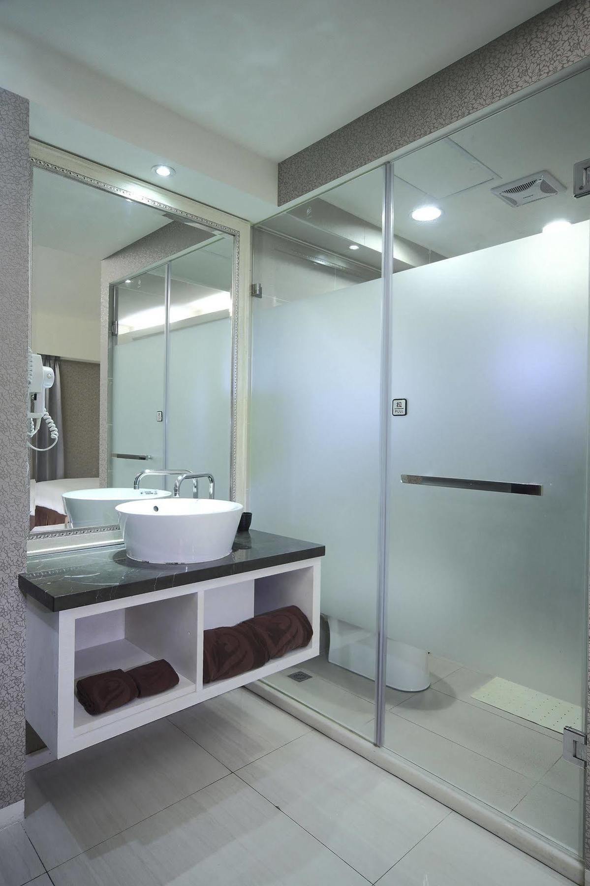 Nest Hotel Kaohsiung Buitenkant foto